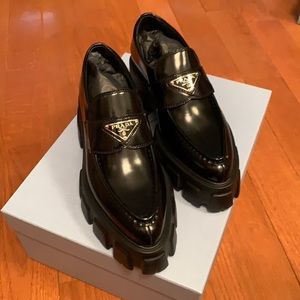 Prada Monolith Sharp Mocassin Loafer black 37